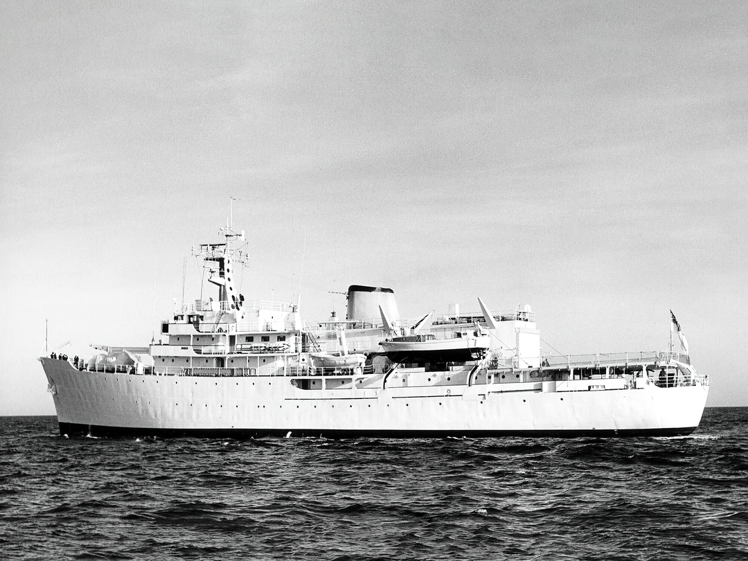 HMS Hecla (A133) Royal Navy Hecla Class Survey Vessel Port Beam View Photo Print Wall Art Decor - Posters, Prints, & Visual Artwork - by Hampshire Prints (image 1 of 9)