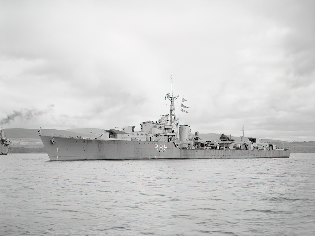 HMS Cambrian (R85) Royal Navy C Class Destroyer Port Side View Photo Print Wall Art Decor Posters, Prints, & Visual Artwork Hampshire Prints 6 x 4 No Frame No