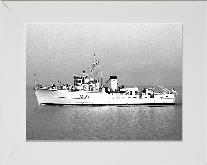 HMS Kellington M1154 Ton Class Minesweeper Port Beam View Photo Print - Posters, Prints, & Visual Artwork - by Hampshire Prints (image 5 of 9)