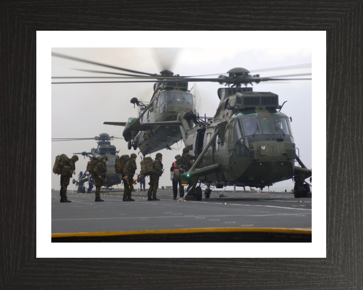 Royal Marine Commando Hands to Assault Stations Photo Print - 40 Commando Posters, Prints, & Visual Artwork Hampshire Prints 10 x 8 Black Frame Yes