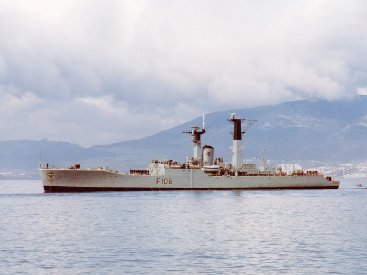HMS Londonderry F108 Rothesay Class Frigate 1983 Port Beam View Photo Print - Posters, Prints, & Visual Artwork - by Hampshire Prints (image 1 of 9)