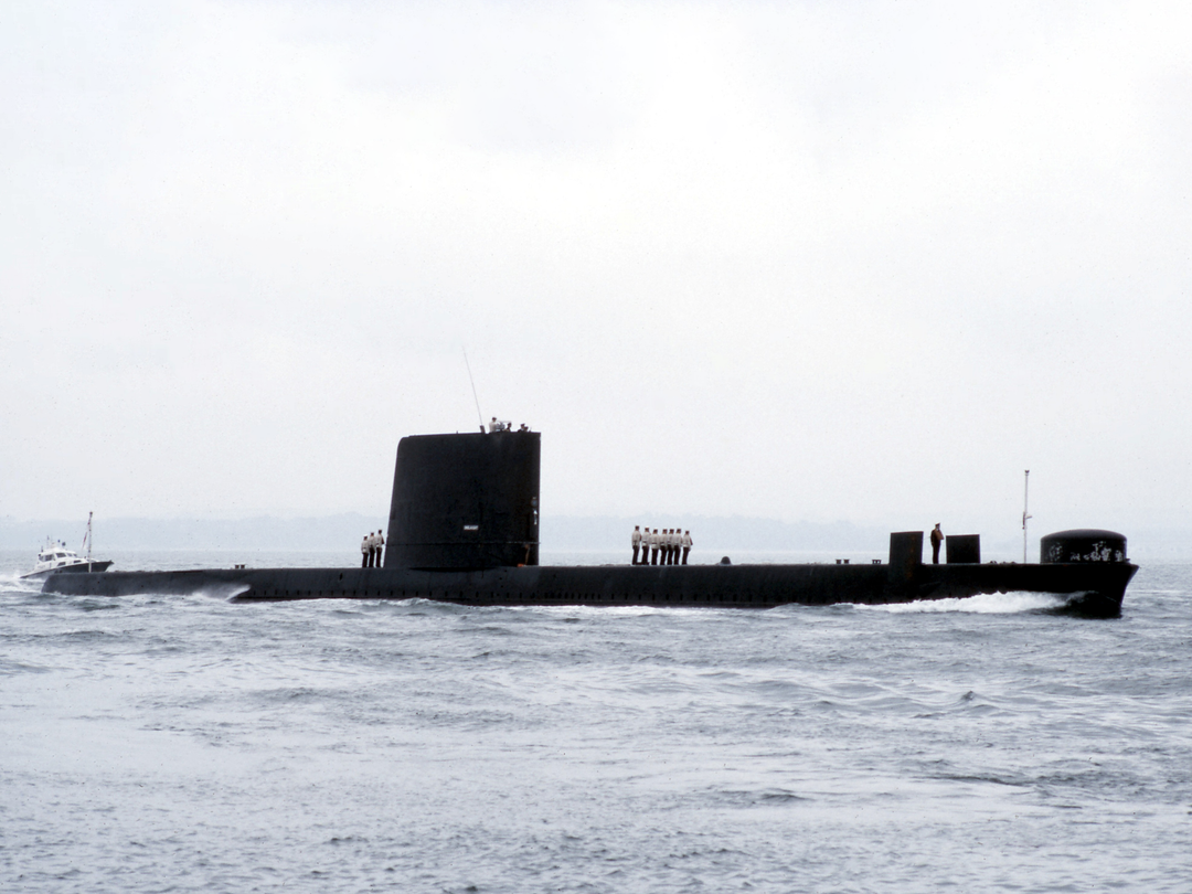 HMS Onslaught S14 Oberon Class Submarine 1987 Photo Print - Posters, Prints, & Visual Artwork - by Hampshire Prints (image 1 of 9)