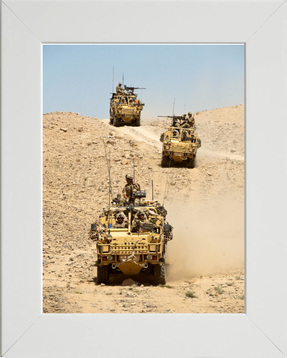 Royal Marine Commando moving through the desert Photo Print - 40 Commando Posters, Prints, & Visual Artwork Hampshire Prints 10 x 8 White Frame No