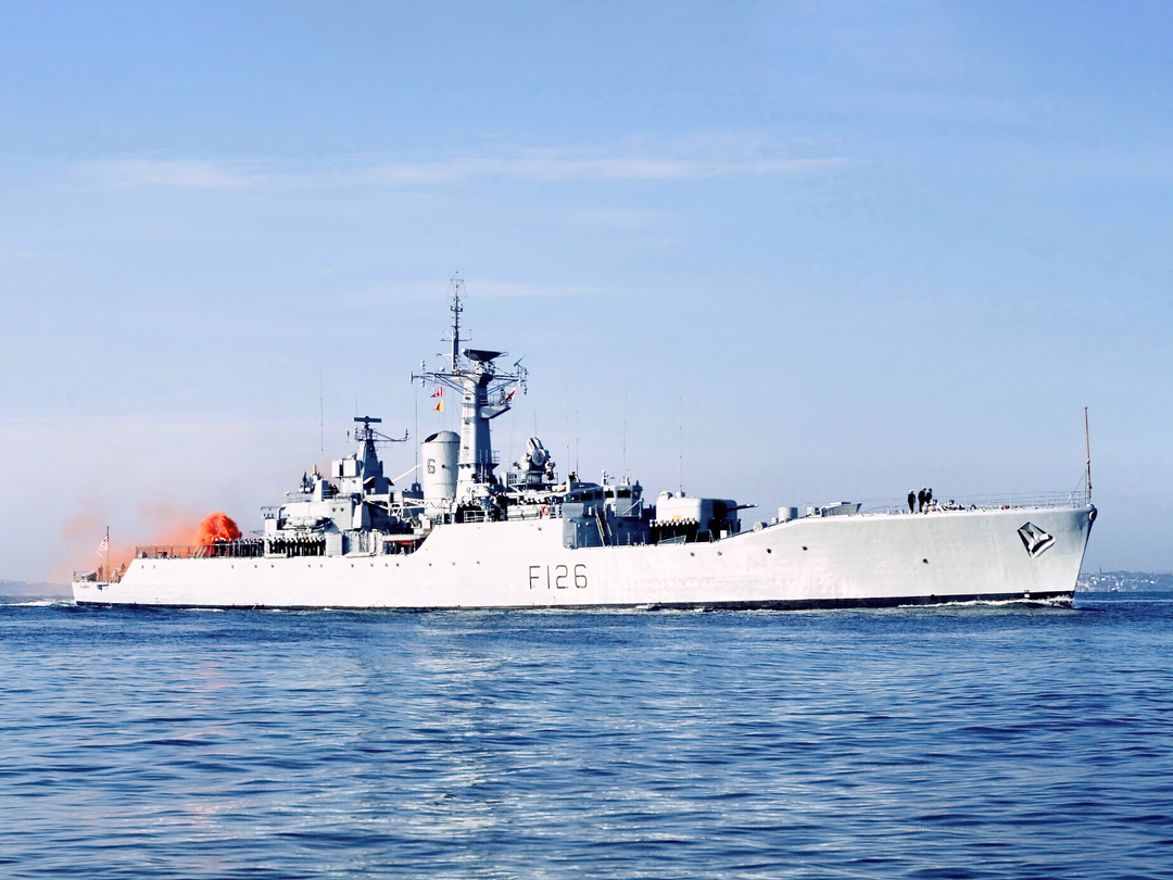 HMS Plymouth F126 Rothesay Class Frigate April 1988 Photo Print - Posters, Prints, & Visual Artwork - by Hampshire Prints (image 1 of 9)