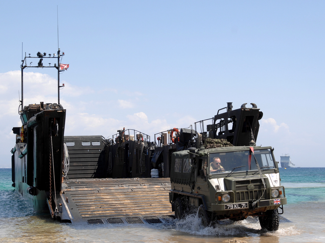 Royal Marine Response Force Task Group Photo Print - 40 Commando Posters, Prints, & Visual Artwork Hampshire Prints 6 x 4 No Frame No