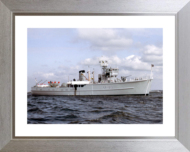 HMS Shavington M1180 Ton Class Minesweeper Warship June 1977 Photo Print - Posters, Prints, & Visual Artwork - by Hampshire Prints (image 6 of 9)