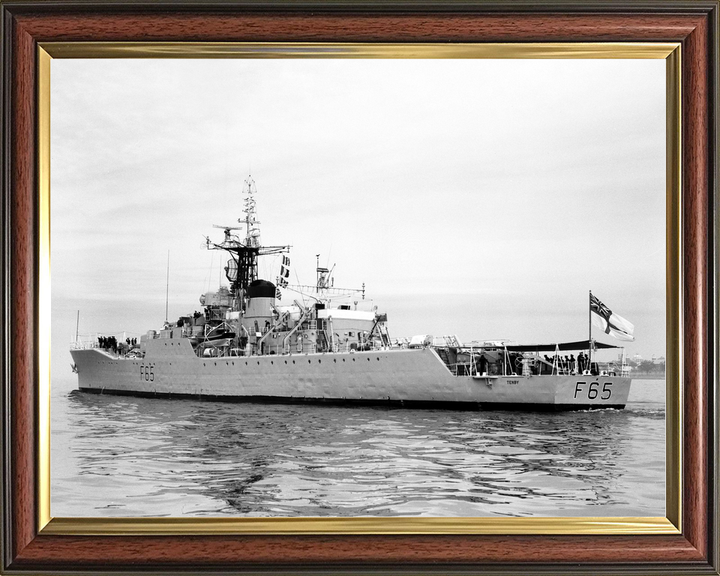 HMS Tenby F65 Whitby Class Frigate Port Side View Photo Print - Posters, Prints, & Visual Artwork - by Hampshire Prints (image 9 of 9)