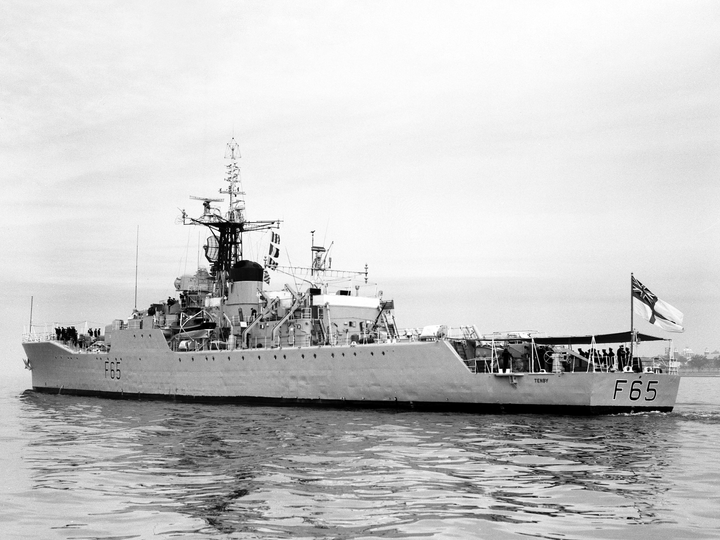 HMS Tenby F65 Whitby Class Frigate Port Side View Photo Print - Posters, Prints, & Visual Artwork - by Hampshire Prints (image 1 of 9)