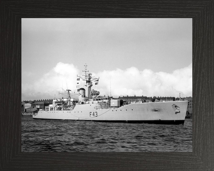 HMS Torquay F43 Whitby Class Frigate Starboard Side View Photo Print - Posters, Prints, & Visual Artwork - by Hampshire Prints (image 3 of 9)