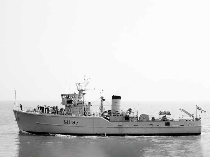 HMS Upton M1187 Ton Class Minesweeper Photo Print - Posters, Prints, & Visual Artwork - by Hampshire Prints (image 1 of 9)