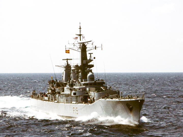 HMS Euryalus (F15) Royal Navy Leander Class Frigate At Speed Photo Print Wall Art Decor - Posters, Prints, & Visual Artwork - by Hampshire Prints (image 1 of 9)