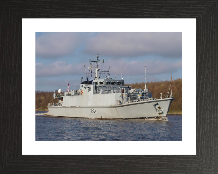 HMS Walney M104 Sandown Class Minehunter Starboard View Photo Print - Posters, Prints, & Visual Artwork - by Hampshire Prints (image 2 of 9)