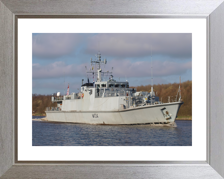 HMS Walney M104 Sandown Class Minehunter Starboard View Photo Print - Posters, Prints, & Visual Artwork - by Hampshire Prints (image 6 of 9)