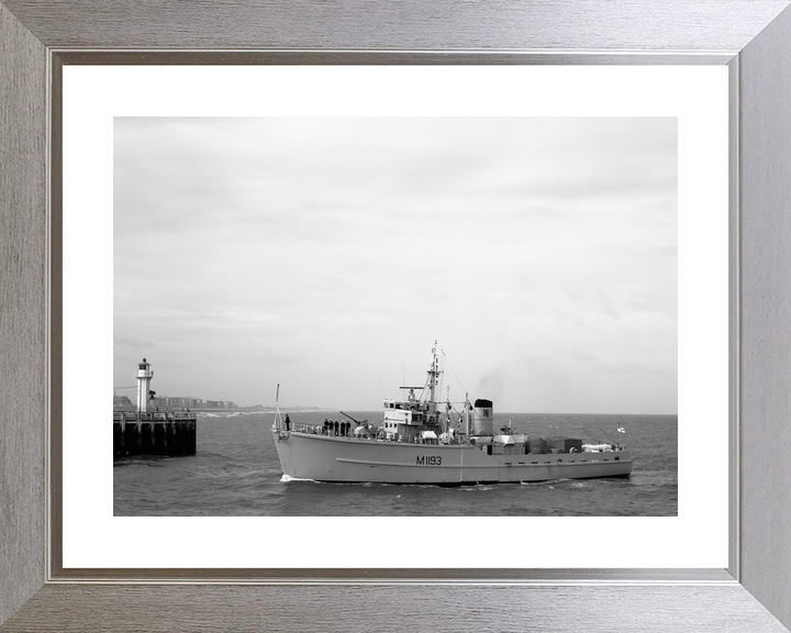 HMS Wolverton M1193 Ton Class Minesweeper Photo Print - Posters, Prints, & Visual Artwork - by Hampshire Prints (image 6 of 9)