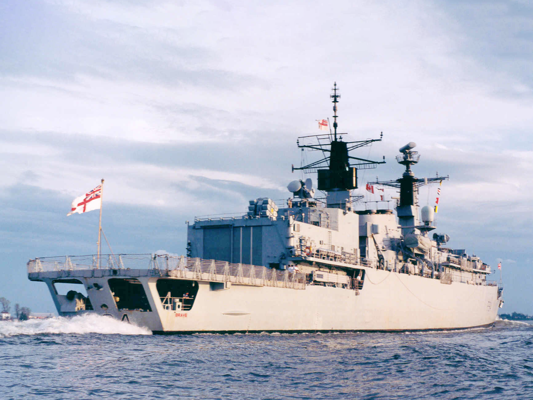 HMS Brave (F94) Royal Navy Type 22 Frigate Low Starboard Quarter View Photo Print Wall Art Decor Posters, Prints, & Visual Artwork Hampshire Prints 6 x 4 No Frame No
