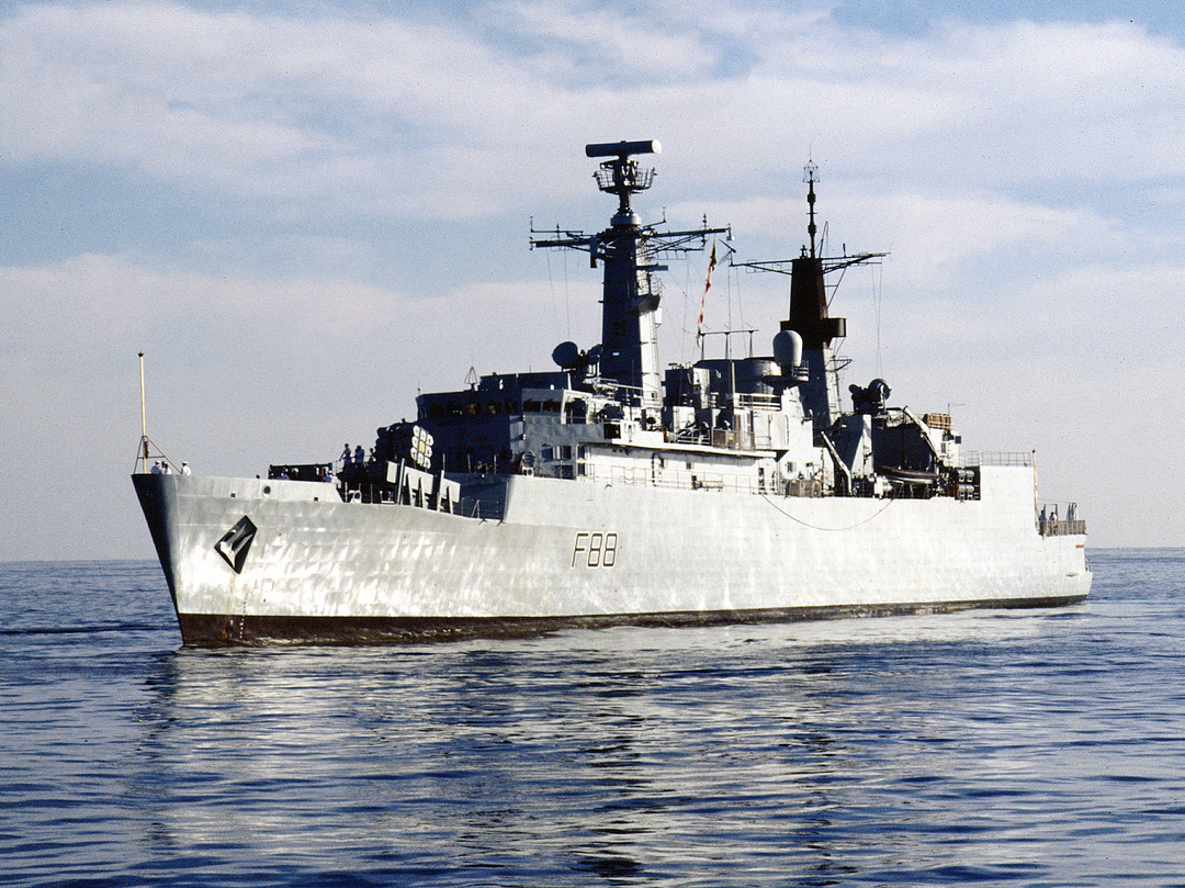 HMS Broadsword (F88) Royal Navy Type 22 Frigate Calm Sea Port Side View Photo Print Wall Art Decor Posters, Prints, & Visual Artwork Hampshire Prints 6 x 4 No Frame No