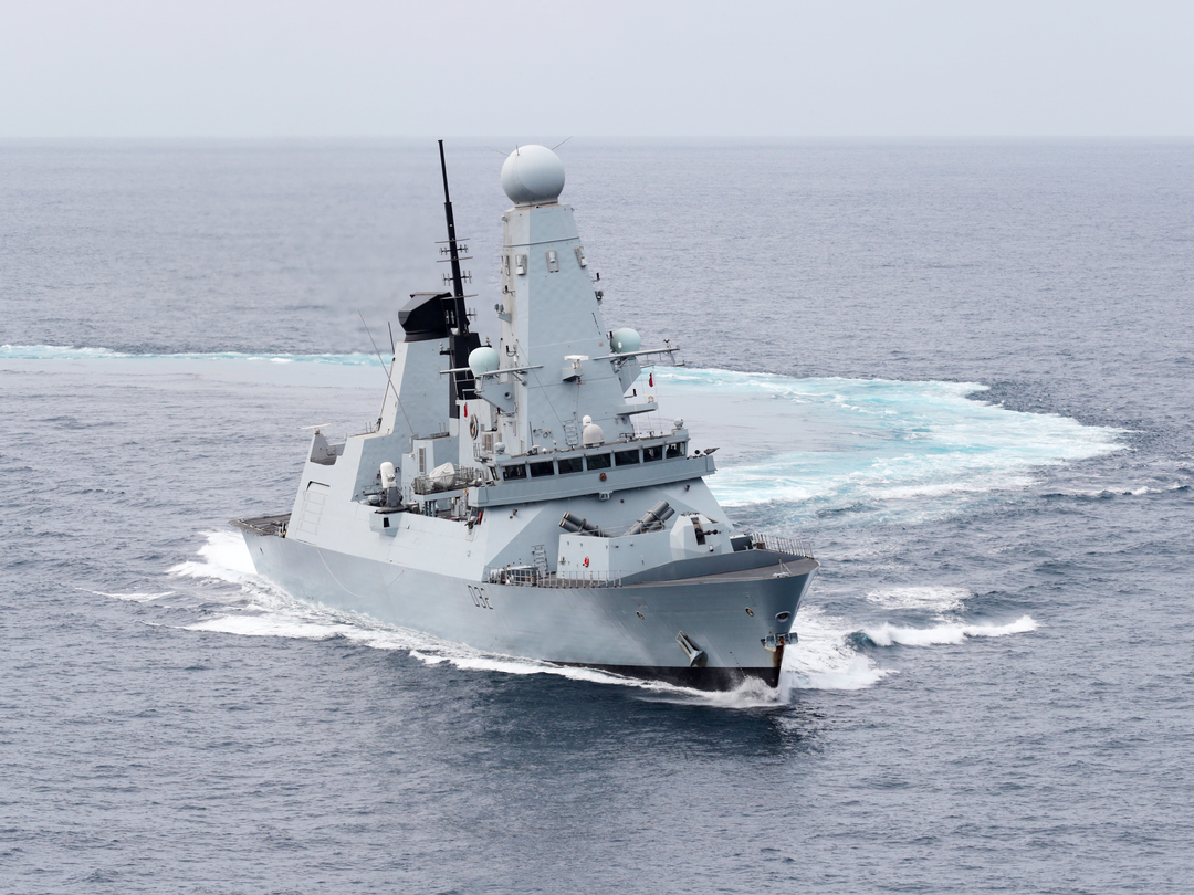 HMS Daring (D32) Royal Navy Type 45 Destroyer Making Turns Photo Print Wall Art Decor Posters, Prints, & Visual Artwork Hampshire Prints 6 x 4 No Frame No