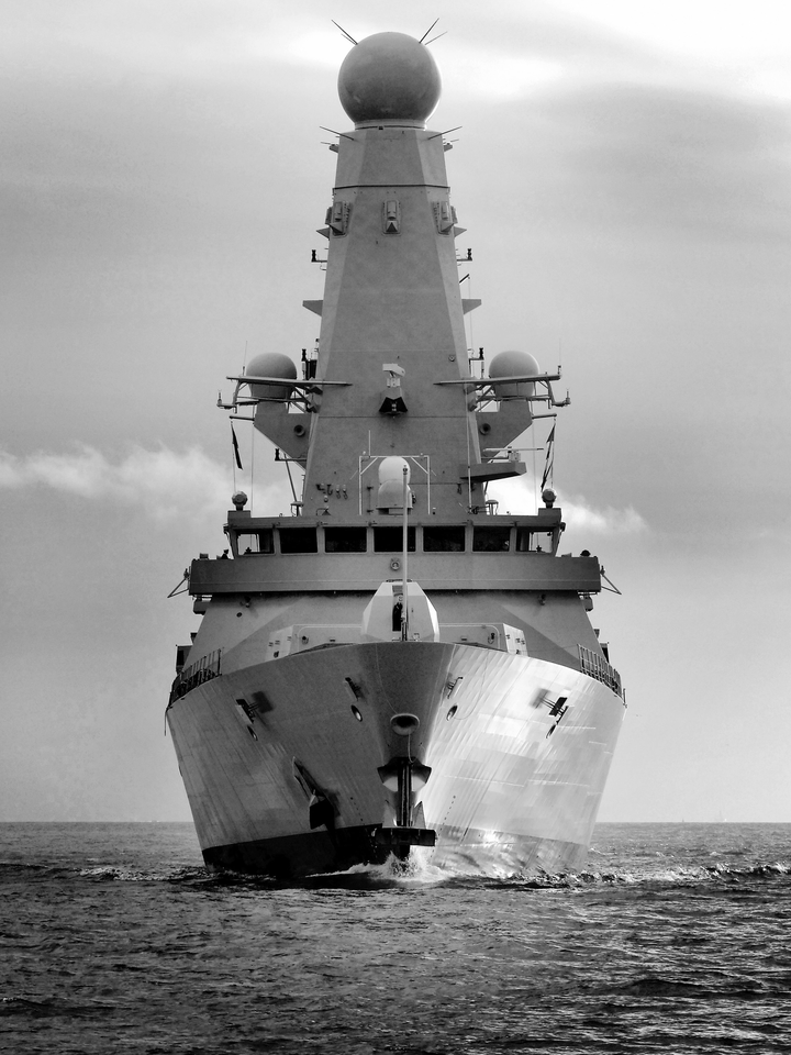 HMS Dauntless (D33) Royal Navy Type 45 Destroyer Bow View Black and White Photo Print Wall Art Decor Posters, Prints, & Visual Artwork Hampshire Prints 6 x 4 No Frame No