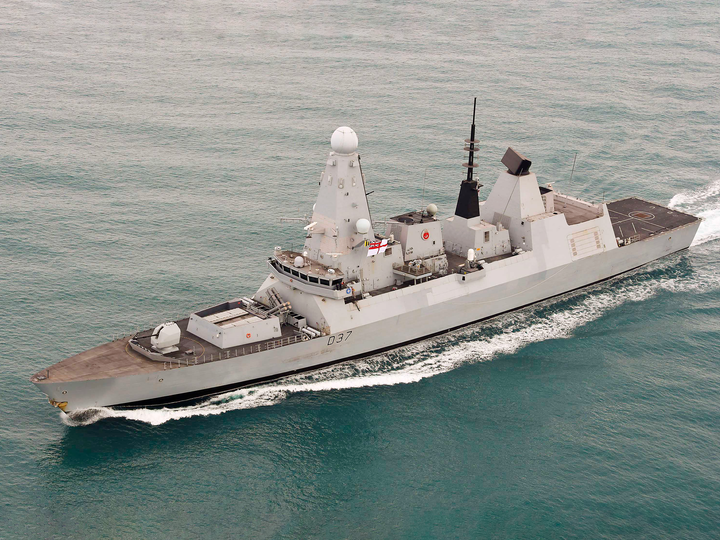 HMS Duncan (D37) Royal Navy Type 45 Destroyer High Starboard Bow View Photo Print Wall Art Decor Posters, Prints, & Visual Artwork Hampshire Prints 6 x 4 No Frame No