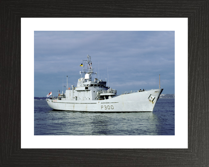 HMS Lindisfarne P300 Island Class Patrol Vessel 1992 Photo Print - Posters, Prints, & Visual Artwork - by Hampshire Prints (image 2 of 9)