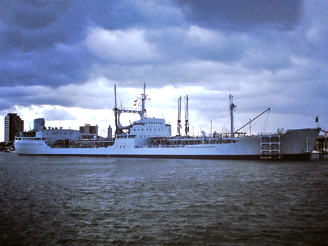 RFA Pearleaf A77 | Photo Print | Framed Print | Leaf Class | Support Tanker | Royal Fleet Auxiliary Hampshire Prints