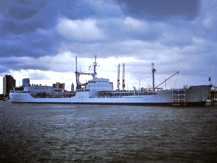 RFA Pearleaf (A77) Photo Print - Starboard View - Royal Fleet Auxiliary's Leaf Class Tanker Hampshire Prints 6 x 4 No Frame No