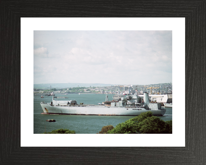 RFA Reliant A131 Helicopter Support Ship 1995