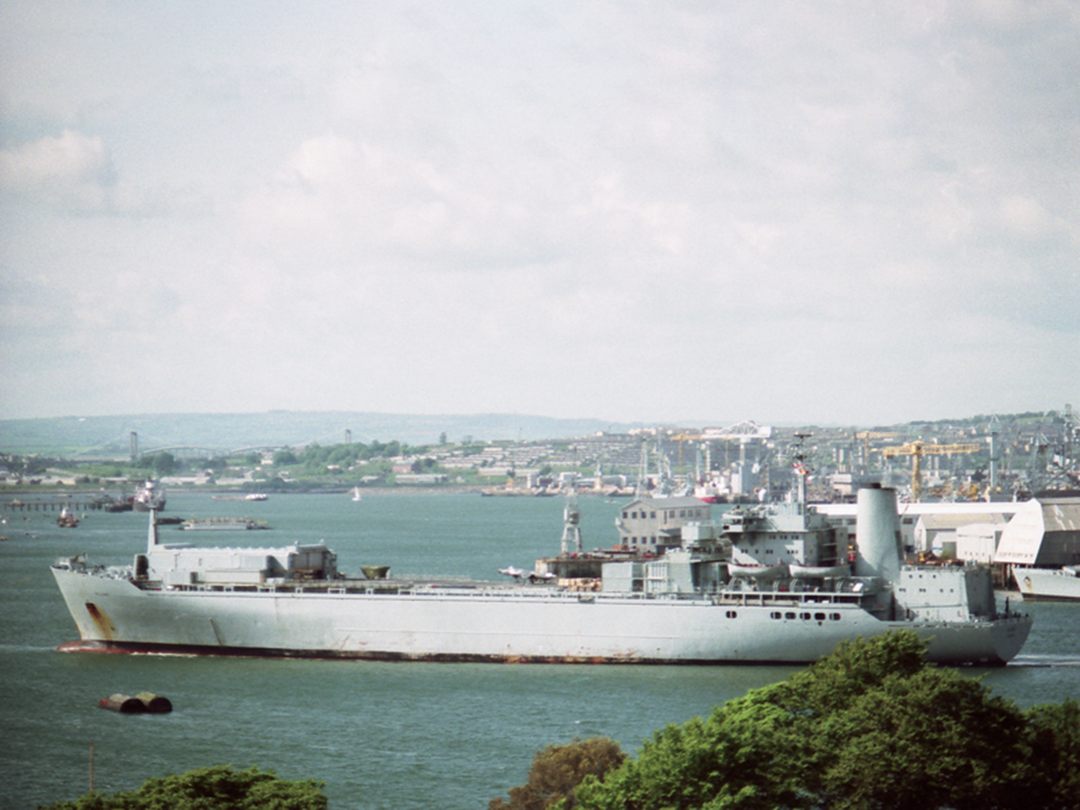 RFA Reliant A131 Helicopter Support Ship 1995