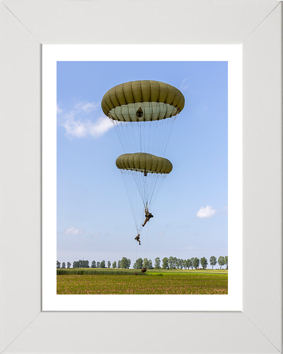 16 Air Assault Brigade Parachuting Photo Print – British Army Wall Art, Military Decor Posters, Prints, & Visual Artwork Hampshire Prints 10 x 8 White Frame Yes