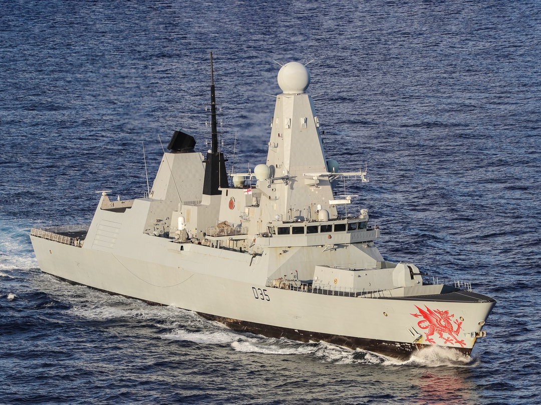 HMS Dragon (D35) Royal Navy Type 45 Destroyer Underway High Starboard View Photo Print Wall Art Decor Posters, Prints, & Visual Artwork Hampshire Prints 6 x 4 No Frame No