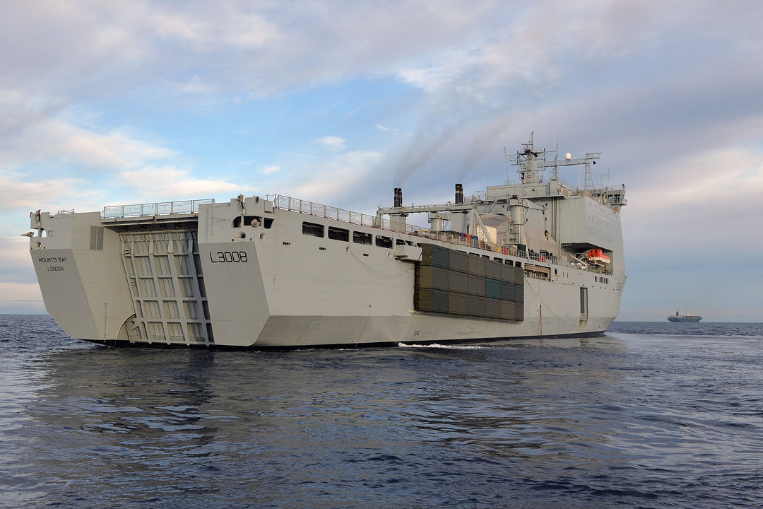 RFA Mounts Bay L3008 | Photo Print | Framed Print | Bay Class | Auxiliary Dock | Royal Fleet Auxiliary Hampshire Prints