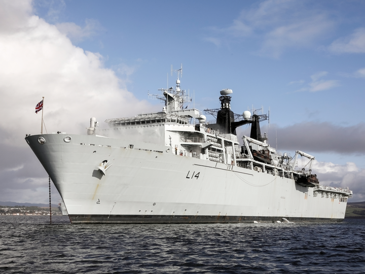 HMS Albion (L14) Royal Navy Albion Class Amphibious Ship Port Bow View Photo Print Wall Art Naval Decor UK Posters, Prints, & Visual Artwork Hampshire Prints 6 x 4 No Frame No