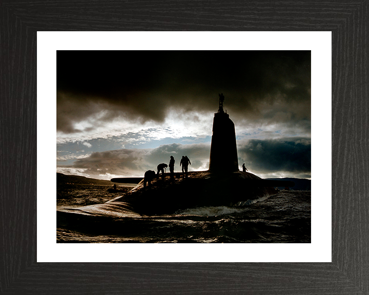 HMS Victorious (S29) Photo Print - Clyde 1995 - Royal Navy Vanguard Class Submarine Hampshire Prints 10 x 8 Black Frame Yes