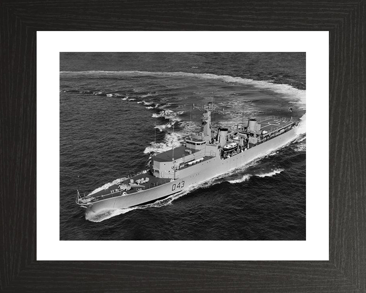 HMS Matapan (D43) Photo Print - At Sea 1975 - Royal Navy Battle Class Destroyer Hampshire Prints 10 x 8 Black Frame Yes