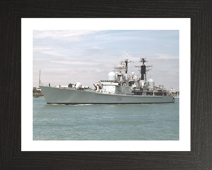 HMS Gloucester (D96) Photo Print - Leaving Portsmouth 2001 - Royal Navy Type 42 Destroyer