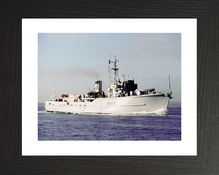 HMS Brinton (M1114) Royal Navy Ton Class Minesweeper Entering Harbour Photo Print Wall Art Decor Posters, Prints, & Visual Artwork Hampshire Prints 10 x 8 Black Frame Yes
