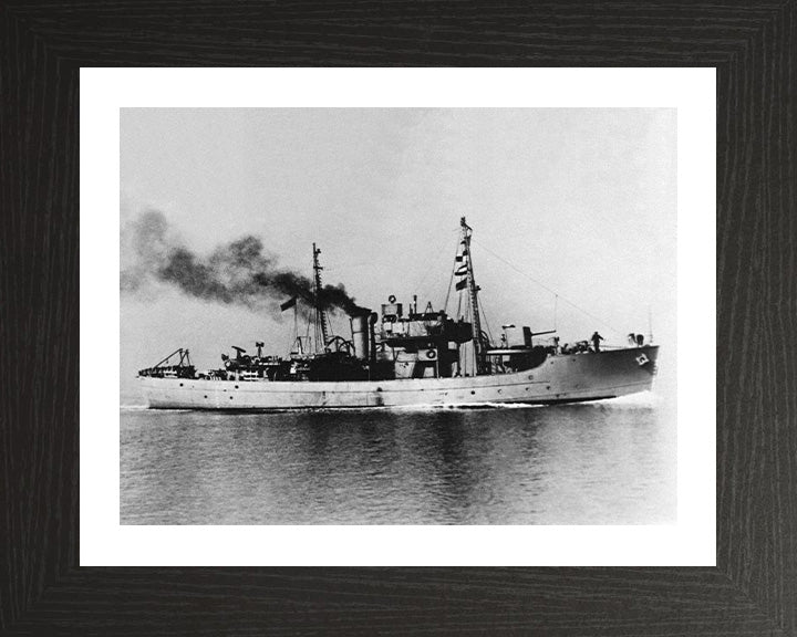 HMS Tango T146 | Photo Print | Framed Print | Dance Class | Trawler | Royal Navy Hampshire Prints