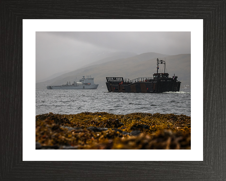 Royal Marine Landing Craft Utility (LCU) Underway Photo Print - 40 Commando Hampshire Prints 10 x 8 Black Frame Yes