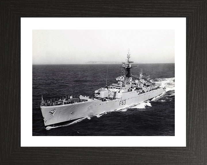 HMS Scarborough F63 Royal Navy Whitby class frigate Photo Print or Framed Print - Hampshire Prints