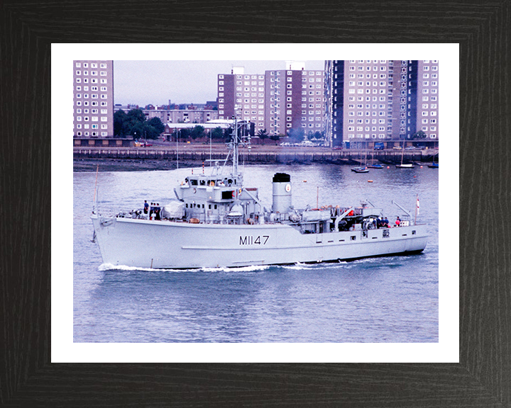 HMS Hubberston M1147 | Photo Print | Framed Print | Ton Class | Minesweeper | Royal Navy Hampshire Prints