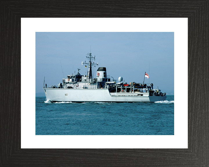 HMS Quorn (M41) Photo Print - Underway - Royal Navy Hunt Class Minehunter Hampshire Prints 10 x 8 Black Frame Yes