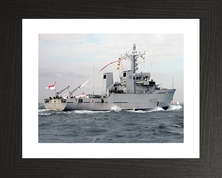 HMS Dovey (M2005) Royal Navy River Class Minesweeper Paying Off Photo Print Wall Art Decor Posters, Prints, & Visual Artwork Hampshire Prints 10 x 8 Black Frame Yes