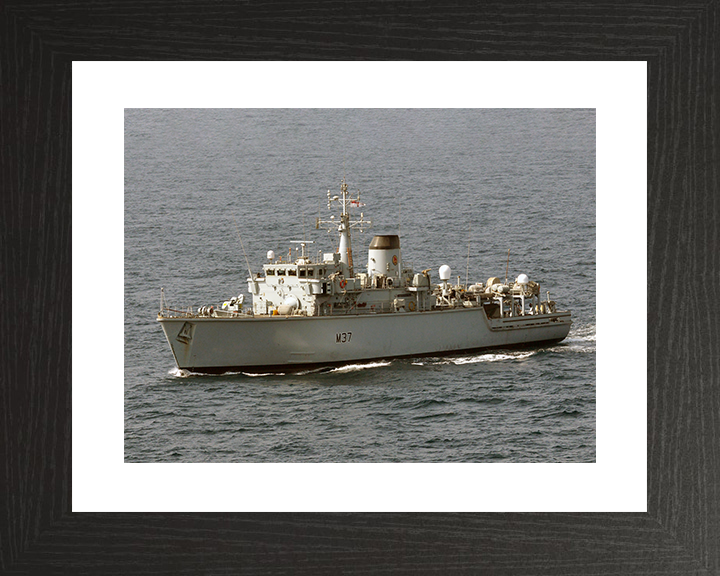HMS Chiddingfold (M37) Royal Navy Hunt Class Minehunter Port Side View Photo Print Wall Art Decor Posters, Prints, & Visual Artwork Hampshire Prints 10 x 8 Black Frame Yes