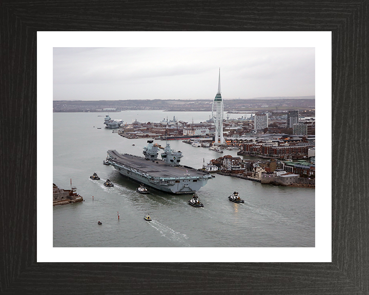 HMS Queen Elizabeth R08 | Photo Print | Framed Print | Queen Elizabeth Class | Aircraft Carrier | Royal Navy Hampshire Prints