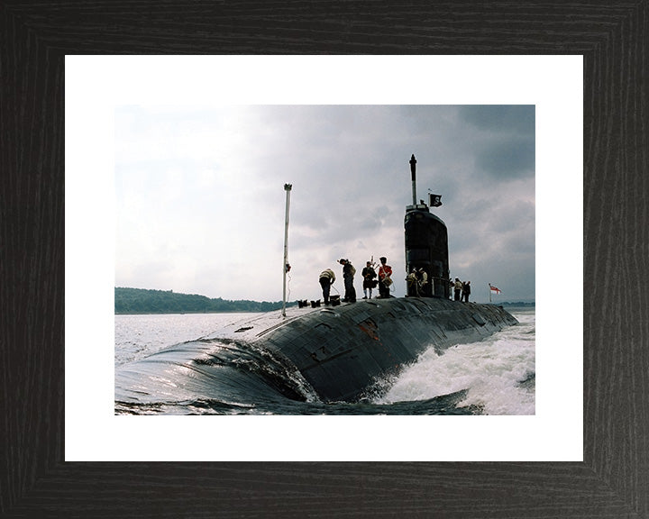 HMS Sceptre S104 Royal Navy Swiftsure class Submarine Photo Print or Framed Print - Hampshire Prints