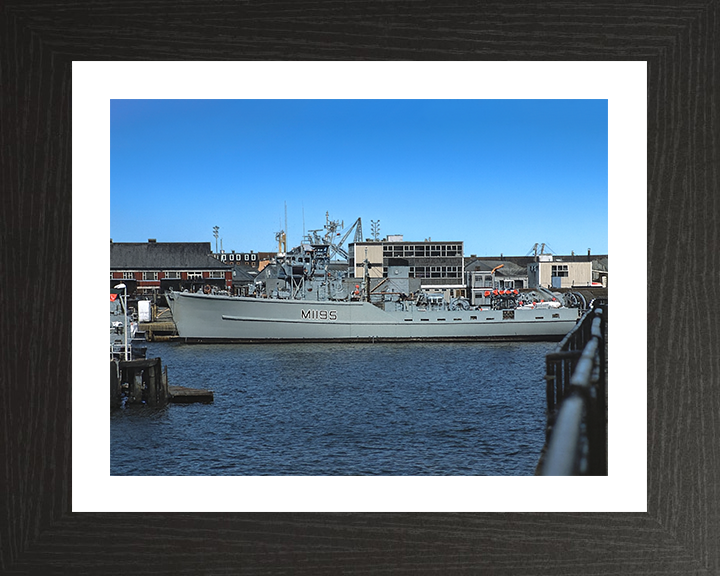 HMS Wotton (M1195) Photo Print - Alongside 1984 - Royal Navy Ton Class Minesweeper Hampshire Prints 10 x 8 Black Frame Yes