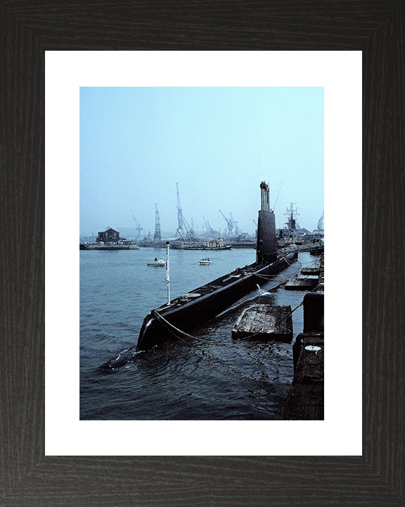 HMS Onyx (S21) Photo Print - Alongside - Royal Navy Oberon Class Submarine Hampshire Prints 10 x 8 Black Frame Yes