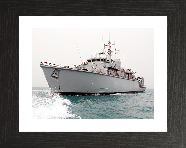 HMS Brocklesby (M33) Royal Navy Hunt Class Mine Warfare Vessel At Sea Photo Print Wall Art Decor Posters, Prints, & Visual Artwork Hampshire Prints 10 x 8 Black Frame Yes