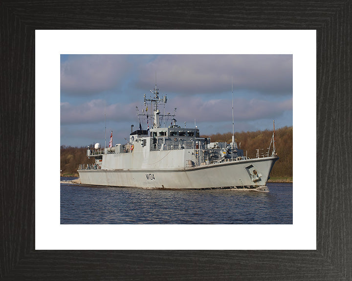 HMS Walney M104 Royal Navy Sandown class minehunter Photo Print or Framed Print - Hampshire Prints