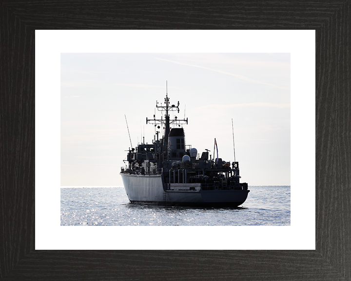 HMS Chiddingfold (M37) Royal Navy Hunt Class Minehunter Port Quarter View Photo Print Wall Art Decor Posters, Prints, & Visual Artwork Hampshire Prints 10 x 8 Black Frame Yes